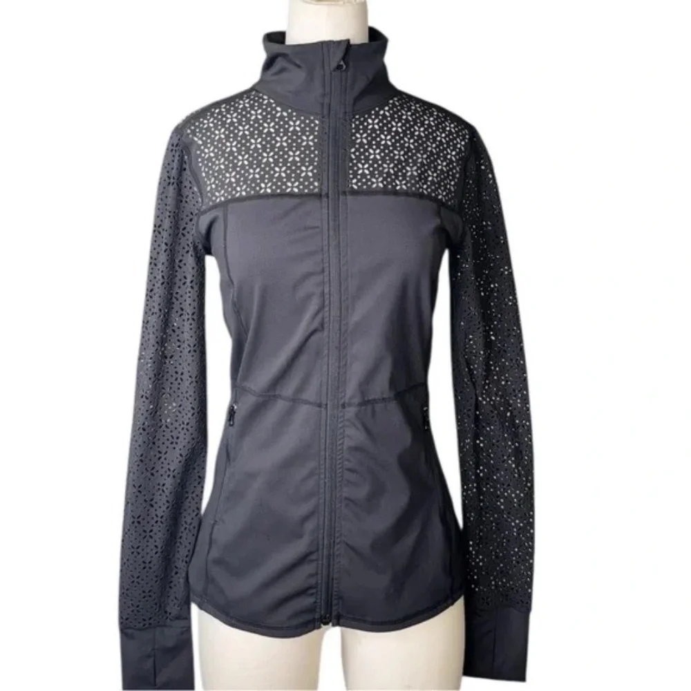 Carbon 38 Laser Cut Zip Run Top in Diamond Compression - Picture 4 of 8